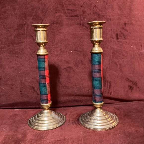 Vtg pair of brass candleholders w/plaid detail